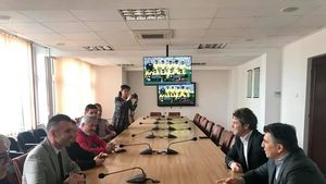 Războiul pentru FRF | Lupescu începe contraofensiva pentru a recâștiga votanții lui Burleanu. Ce mare atacant îl însoțește în țară, discuția cu primarii și mesajul către alegători. Președintele în funcție al FRF, replică disprețuitoare