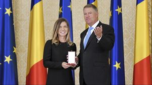 VIDEO | Simona Halep a fost decorată de președintele Klaus Iohannis: "Când spui Halep, spui România"