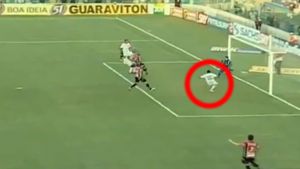 Probabil ratarea anului!** VIDEO uluitor: cum să "ridici un zmeu" singur cu poarta goală, din doi metri