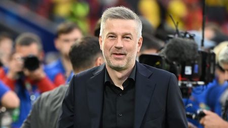 Edward Iordănescu ştie cu cine va vota în finala George Simion - Nicuşor Dan: "Să stăm drepți, mândri şi demni"