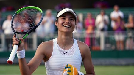 Cine este Emma Răducanu, adversara Soranei Cîrstea din turul 3 la Wimbledon. Sportiva cu tată român a devenit noua senzație a tenisului britanic