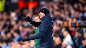 Răzvan Lucescu are Grecia la picioare! E lider după ce PAOK a câştigat cu 3-0, iar clasamentul e infernal