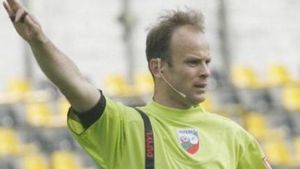 Titlul din Liga I, arbitrat de un "central" indecent!** Wesley o poate păți ca Moraes: să fie avertizat cu...degetul mijlociu :)