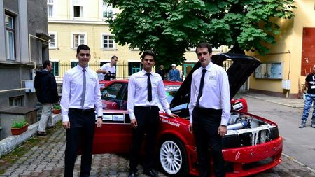 1 DECEMBRIE | STUDENȚII MINUNE. O altă imagine a învățământului românesc. Trei băieți din Brașov au construit pentru examenul de licență o mașină de curse! 