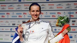 INTERVIU | Simona Gherman, după bronzul de la CE : "Nu mă mai arunc de la prima tușă. Tânjesc după o medalie olimpică"
