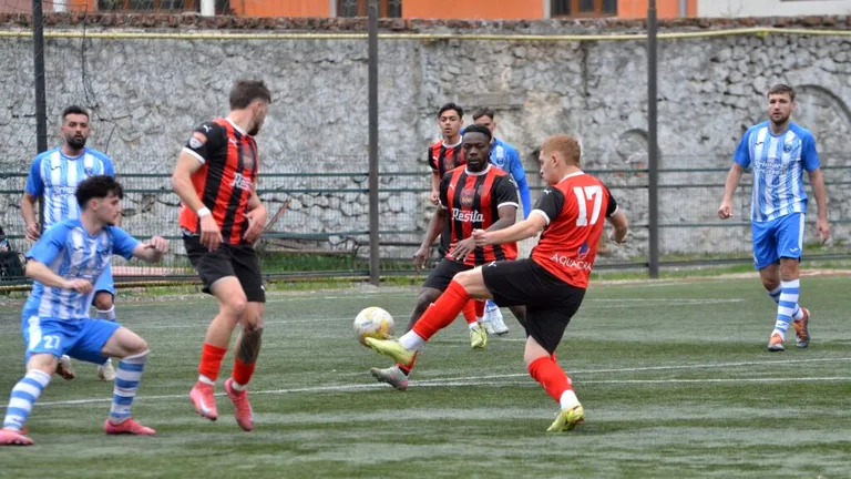 ACSM Reșița, egală cu Vulturii Fărcășești într-un amical disputat în Valea Domanului