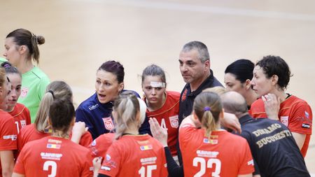 "New Dinamo", un proiect sub semnul întrebării. "Din ce plătesc fetele? Pentru că noi nu ne-am luat nici acum banii de anul trecut". Din cauza restanțelor financiare la fete, campioana României la masculin are transferurile blocate! 