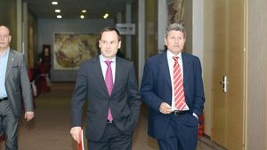 Nervi înainte de Vaslui! Ședință aprinsă la Dinamo între Mulțescu și conducere! Gestul care l-a supărat pe Negoiță
