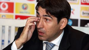 EXCLUSIV / Pițurcă studiază posibilii adversari din sferturi