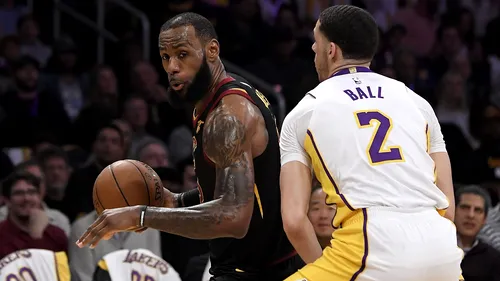 VIDEO | LeBron James, un nou moment de magie în NBA. Vezi ce pasă a inventat 