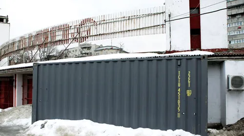 O situație comică în Ștefan cel Mare! Cu secretele la vedere!** În curtea lui Dinamo a apărut un container masiv! VEZI ce conține