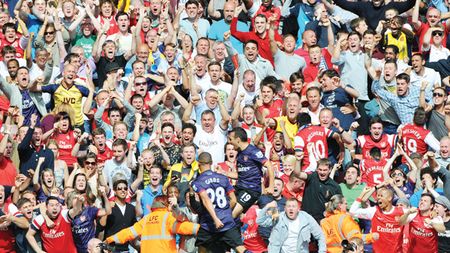 Tunurile pe fani!** Arsenal are cele mai scumpe abonamente din Anglia, în timp ce campioana are prețuri rezonabile! Cum se prezintă situația în Liga 1