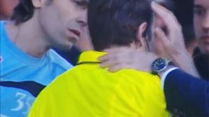 Incidente în Spania!** Un meci a fost întrerupt după ce un arbitru a fost lovit de un obiect aruncat din tribune