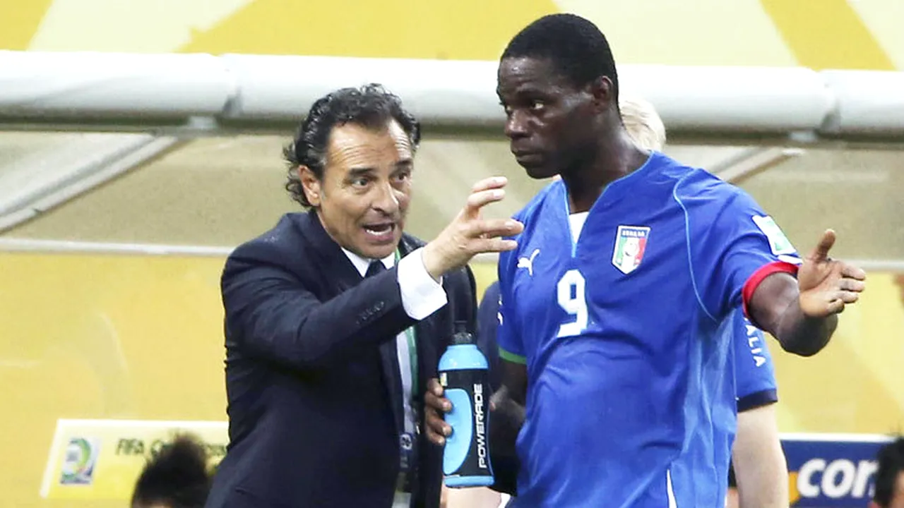 VIDEO Balotelli, surprins de o apariție în timpul meciului Italia-Japonia