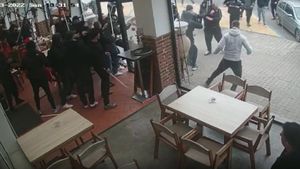 Amendați și interziși pe stadioane, fanii utiști se apără: „Țapi ispășitori ies mereu băieții aflați în baza de date a Jandarmeriei”