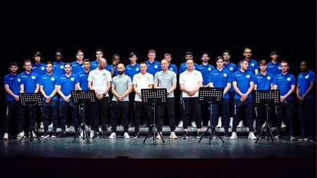 VIDEO | Ieșenii au talent! Costel Enache și-a urcat elevii pe scena Ateneului Național. Motivul acțiunii neobișnuite a clubului Politehnica