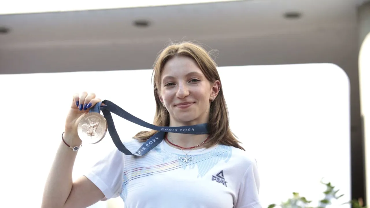 Ana Bărbosu a primit medalia olimpică de bronz, atât de mult visată și controversată. La festivitatea organizată de COSR a participat și premierul Marcel Ciolacu