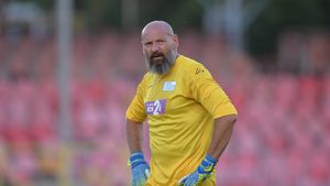 Bogdan Stelea a răbufnit la adresa lui Lobonț: „Bă, acasă crapă inima în români! Vii la televizor cu zâmbetul pe buze și cauți scuze”