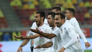 CFR Cluj - Lazio în grupele Europa League | Revoltă în lotul lui Dan Petrescu! Un fotbalist important, reacție dură după ce a fost dat la o parte: "Conducerea trebuie să dea o explicație"