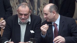 A murit Dinu Patriciu, afaceristul care a vrut să preia Steaua, Dinamo, Rapid sau Progresul. Patriciu, Copos și Dragomir au beneficiat de contracte controversate cu Loteria Română