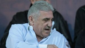 "Era atât de lung sms-ul, că nici nu vedeam ce scrie!"** Ce zice Giovani de incidentul cu Garat