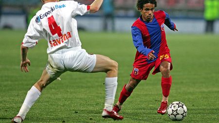 Elton a semnat un nou contract! Unde a ajuns singurul străin din istoria FCSB care l-a înfruntat pe Gigi Becali: "Se crede președintele României, dar e un om fals. El face echipa, nu înțeleg de ce mai angajează antrenor"