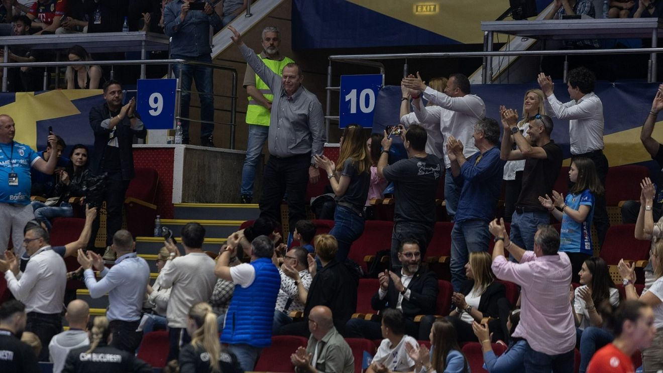 Moment special în Sala Polivalentă, la meciul CSM București - Esbjerg, cu Helmut Duckadam și Miodrag Belodedici în prim-plan!