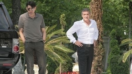 Becali vine cu o soluție revoluționară pentru revigorarea naționalei:** "Pițurcă ar trebui să colaboreze cu Reghe și cu preparatorul fizic al Stelei"