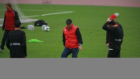 Criza lovește Dinamo! "Nu se mai dau prime jucătorilor!"