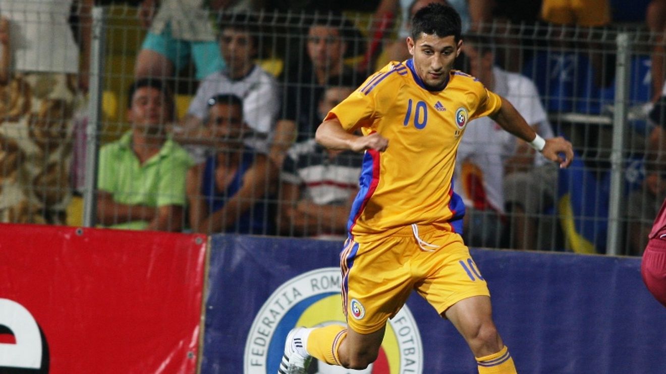 "Costea trebuie să joace cu Mutu în atac!"** TU CE CREZI?