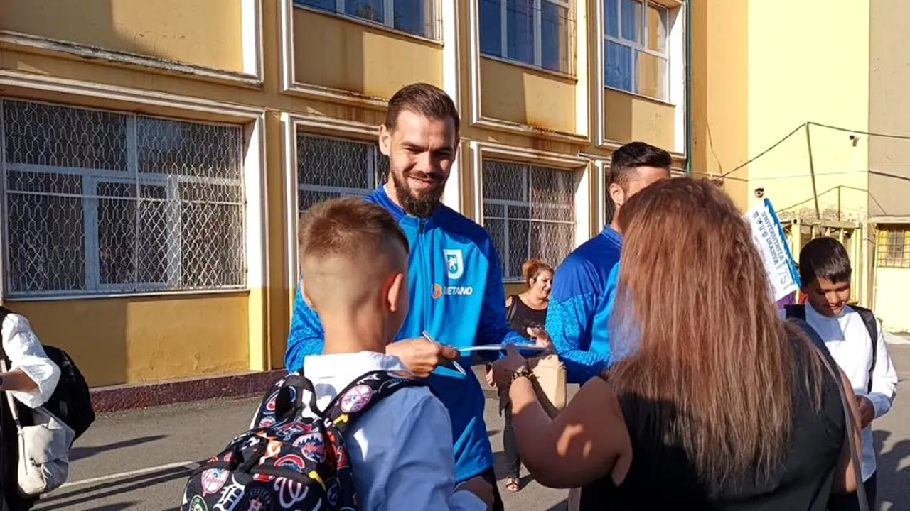 Elvir Koljic, cucerit total de acțiunea Universităţii Craiova din prima zi a noului an școlar: „La noi, în Bosnia, nu se practică!”