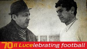 LUCESCU 70 | VIZIUNE: În 1981, Mircea Lucescu aloca în autobiografia "Mirajul gazonului" un capitol despre fotbalul viitorului. Principiile enunțate atunci se aplică în toată lumea azi, la 35 de ani distanță