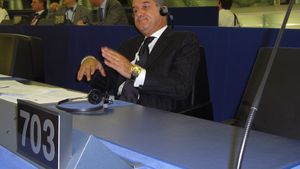 Europarlamentarul Gigi:** "Caterinca merge în țară!"