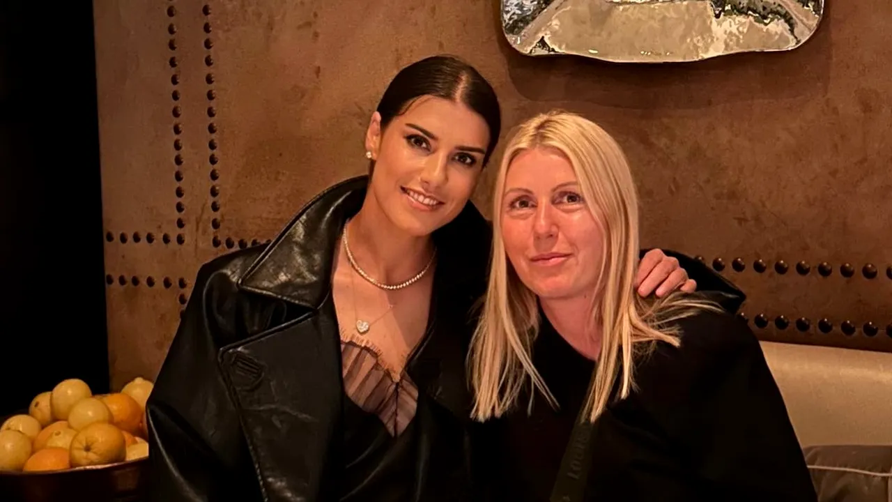 Sorana Cîrstea a întors toate privirile la un restaurant din Londra! Apariție de senzație înainte de Wimbledon, alături de o bună prietenă | FOTO
