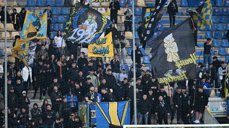 „Dacă ne băgați în B, vă rupem picioarele!”. Fanii Petrolului au făcut ședință cu fotbaliștii, după al treilea eșec consecutiv. EXCLUSIV