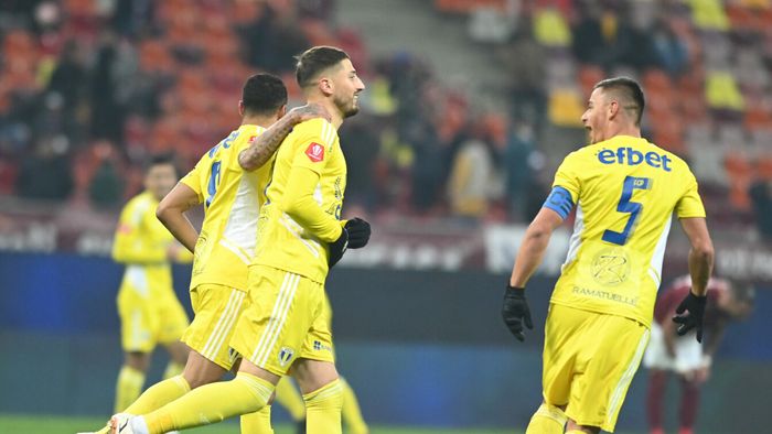 Belgienii de la Gent, ofertă pentru jucătorul din Superliga dorit de „granzii” Universitatea Craiova și FCSB! Impresarul a făcut anunțul: „Am vorbit cu clubul!”