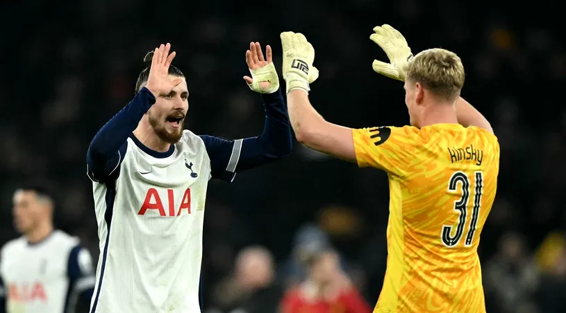 Ce decizie a luat Ange Postecoglou legată de Radu Drăguşin înainte de Arsenal - Tottenham