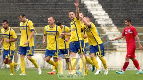 Olimpia a mai luat o gură de aer,** FC Bihor se scufundă