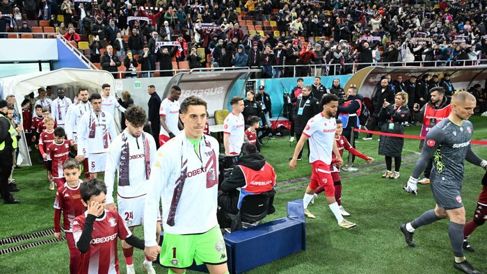 Așa ceva nu s-a mai văzut în Superliga. Ce au putut urmări telespectatorii cu câteva secunde înainte de startul derby-ului Rapid - Dinamo