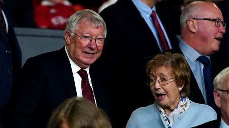 El va fi noul manager al lui Manchester United. A fost văzut la meci lângă legendarul Sir Alex Ferguson
