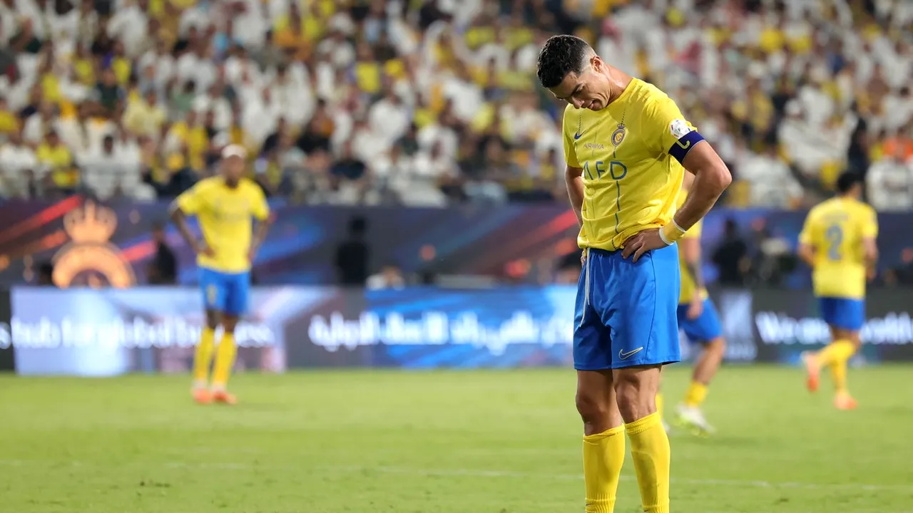 Ciprian Tătărușanu și George Timiș l-au încurcat pe Cristiano Ronaldo în Al Nassr - Abha! Portarul român i-a refuzat golul lui CR7 | VIDEO