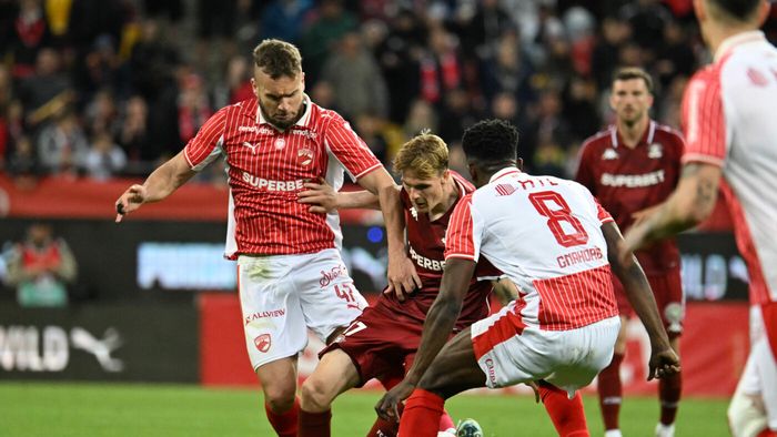 S-au stabilit cotele la pariuri pentru cine va cuceri Superliga! Două echipe sunt creditate cu șanse egale, Dinamo nu prinde Top 5
