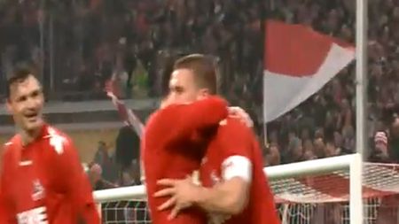 VIDEO "Uciși" în '89** de o superexecuție a lui Podolski