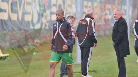 "Welcome to Țărănoaia!"** Gluma lui Wesley cu Dani Coman l-a enervat rău pe Porumboiu: "Nu îl ține nimeni cu forța aici"