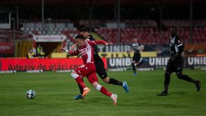 Hermannstadt, pusă la pământ pe terenul lui Dinamo! Penalty-ul primit de „câini” și cum au rămas oaspeții în zece oameni | VIDEO