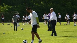 "Vamă", forțat să stea pe bancă** și să participe la toate antrenamentele Rapidului!