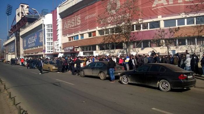 Rapidiștii invadează Ghencea. Cozi imense la stadionul Valentin Stănescu pentru bilete la meciul cu Steaua