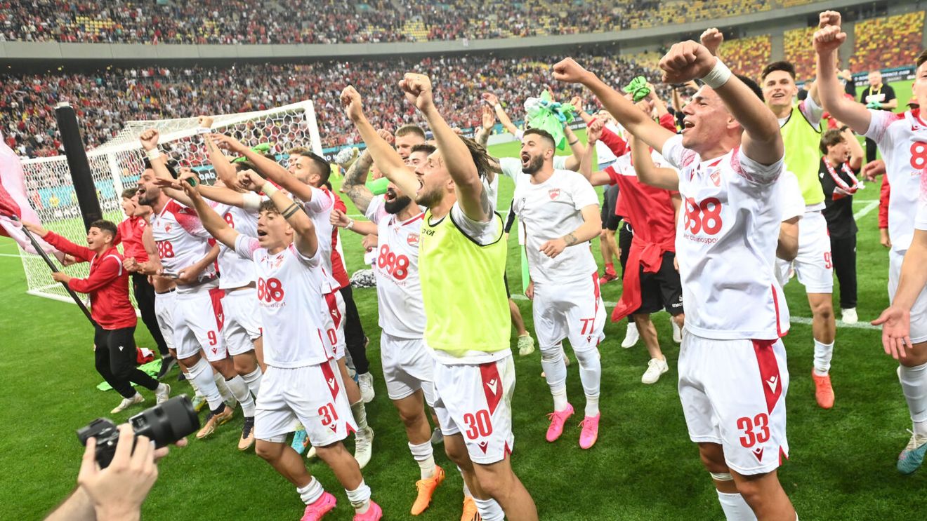 S-a lăsat de fotbal după ce a dus-o pe Dinamo în Superliga și acum e antrenor de fitness!