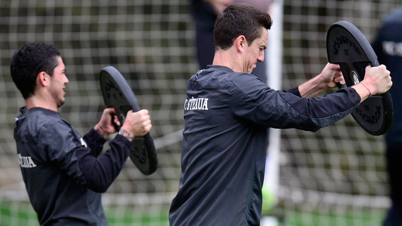 Incredibile transformări în perioada Reghe. Ce a făcut Tommy din steliști. Gardoș "plesnește" de mușchi. Cum a fost surprins |FOTO