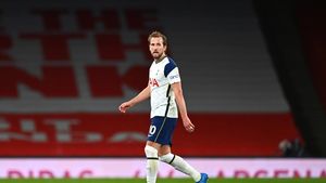 Harry Kane l-a egalat pe legendarul Alan Shearer, după ce a câștigat pentru a treia oară trofeul de golgheter în Premier League!